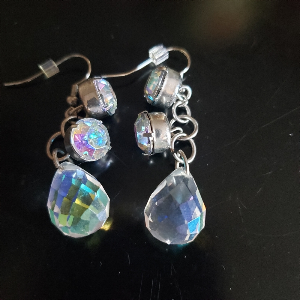 NWT Rhinestone dangle drop earrings - Picture 3 of 7